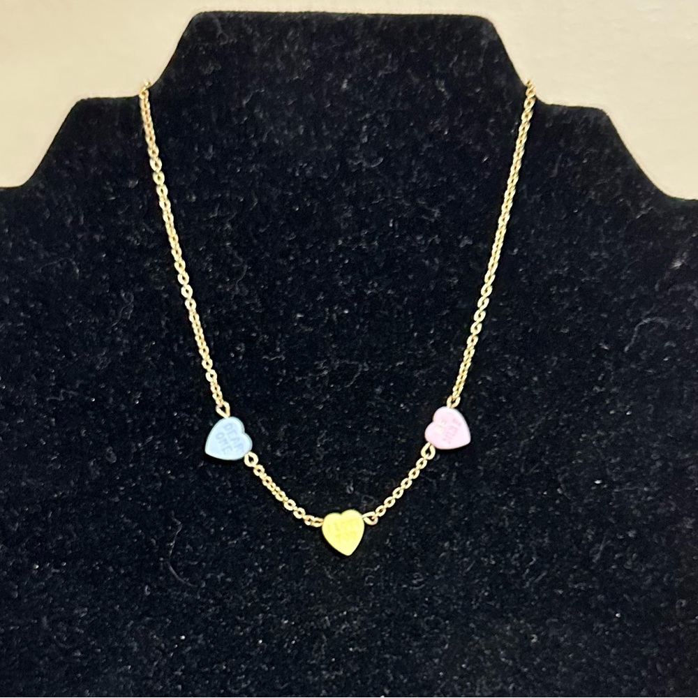 VTG AVON CONVERSATION HEARTS NECKLACE VALENTINES DAY! RARE. 15” from tip to tip - Picture 4 of 10